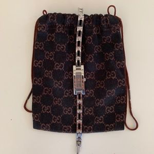 Vintage Gucci 3900L watch